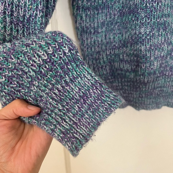 St. John’s sweater- women’s - Picture 4 of 4